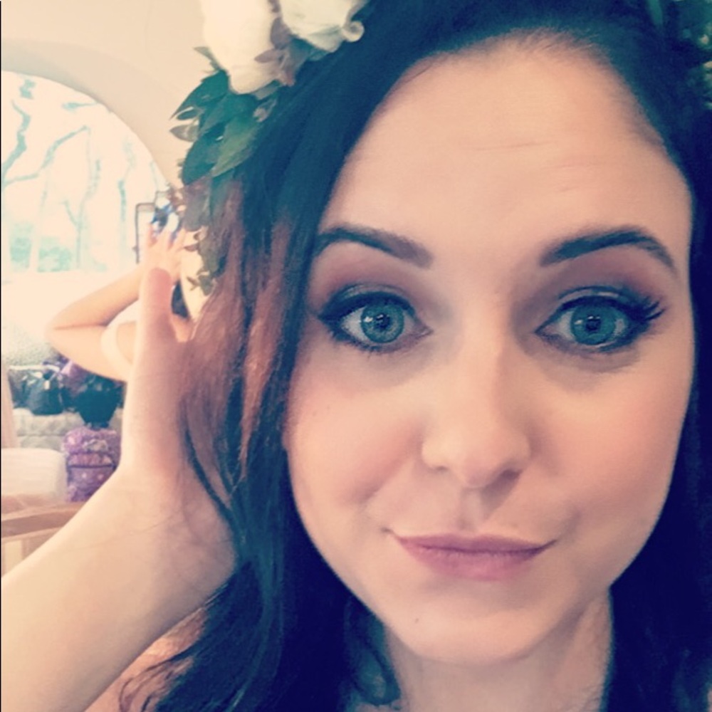 Meet your Posher, Mia